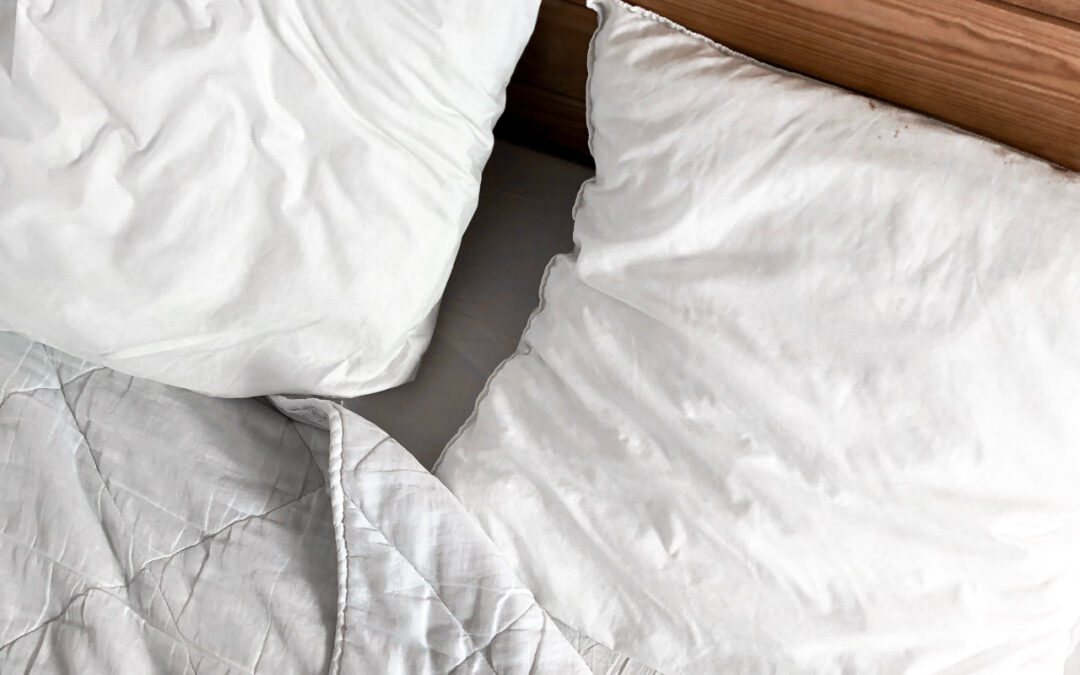 Poduszka a zdrowy sen – jaką poduszkę wybrać, aby się zdrowo wysypiać?